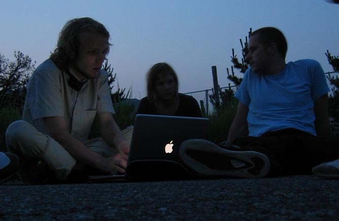 Audun, Lisa and Toru at night