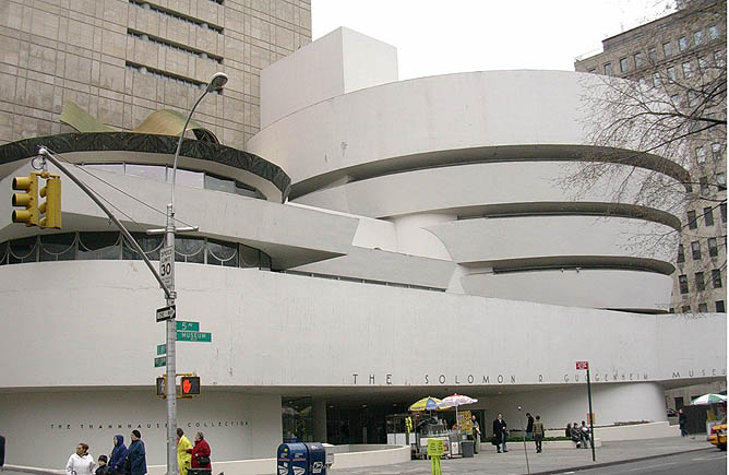 Guggenheim Museum, exterior, Frank Lloyd Wright