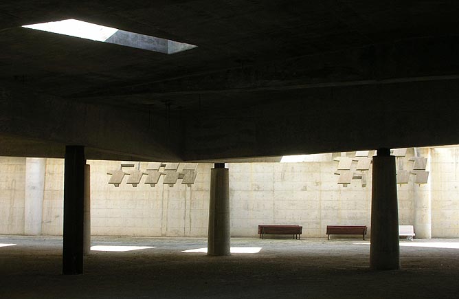 Igualada Cemetary, Enric Miralles with Carme Pinos