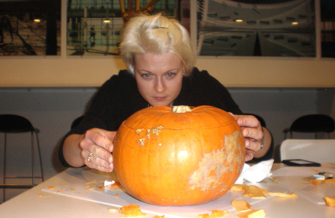 Tamsin carving