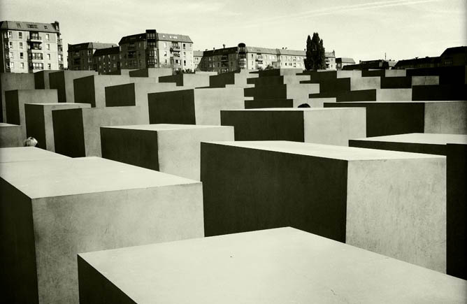 Peter Eisenman: Holocaust Memorial