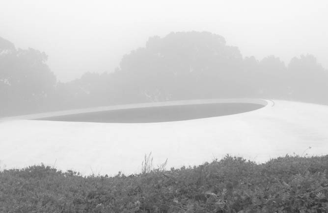 Ryue Nishizawa: Teshima Art Museum, exterior in fog