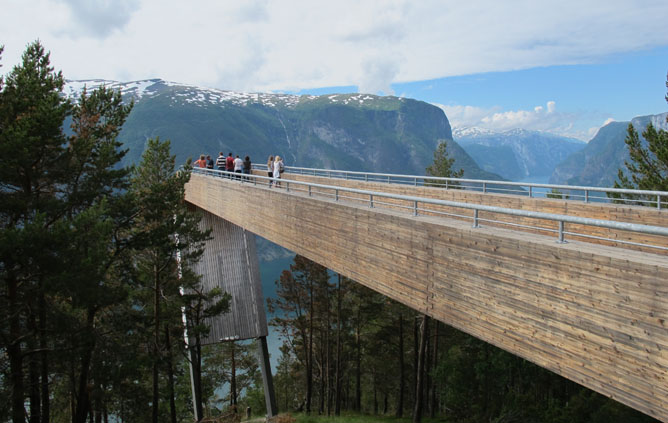 Saunders/Wilhelmsen: Stegastein Lookout, Aurland