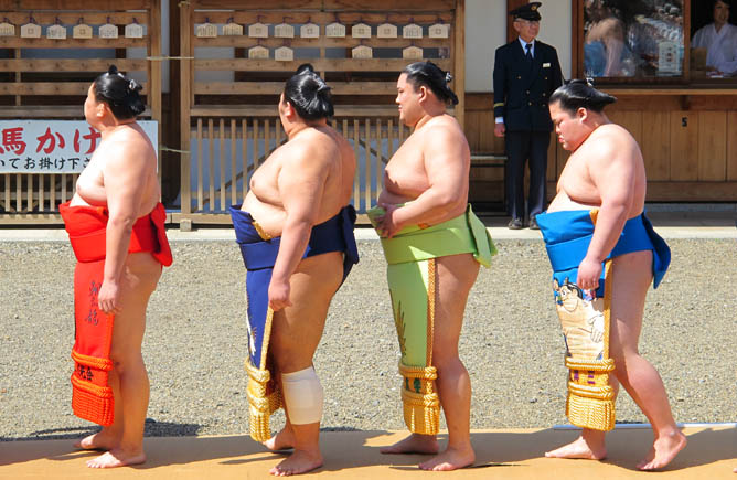 Yakusuni Jinja, sumo wrestlers